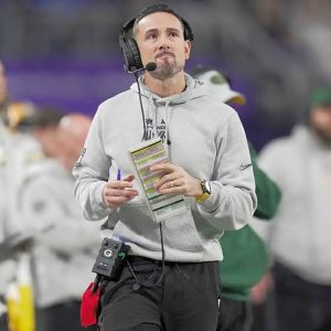 Green Bay Heads to the Belly of the Beast: Eagles and Their Dreaded Tush Push Await